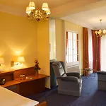 Hotel & Fontenay 5*