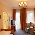 Hotel & Fontenay 5*