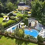 & Fontenay Hotel