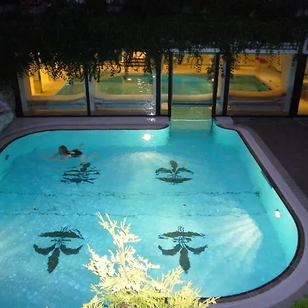 Hotel & Fontenay 5*